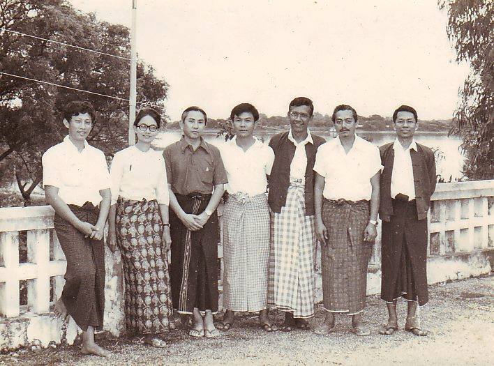 This image has an empty alt attribute; its file name is young-researchers-dmr.jpg