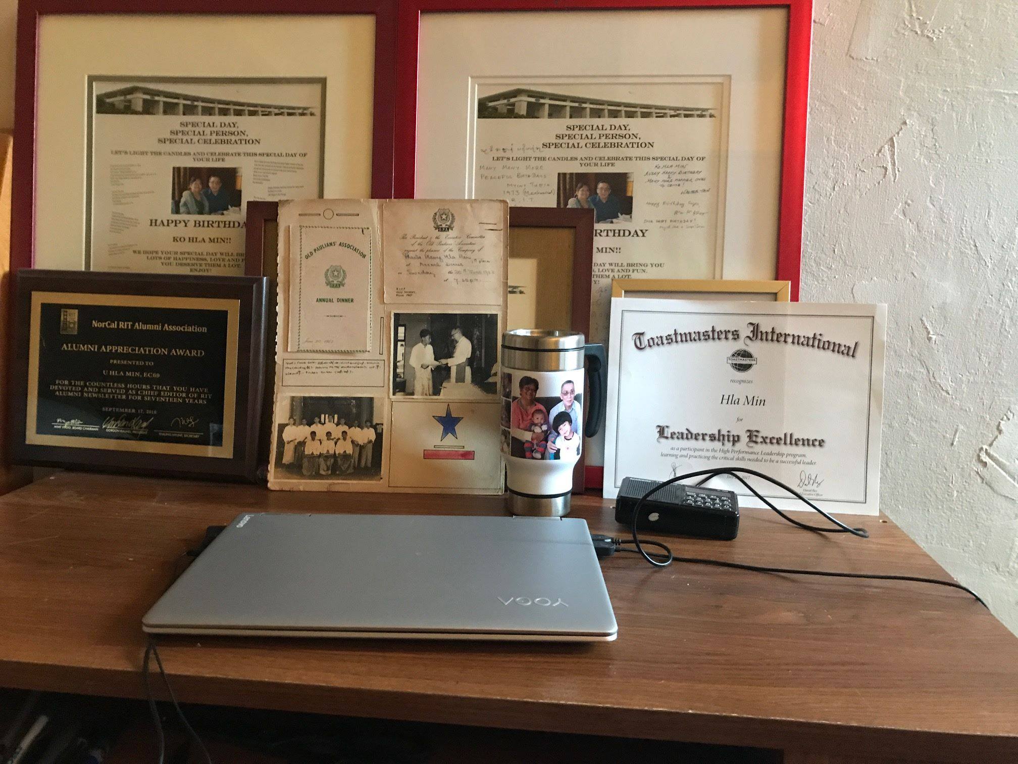 This image has an empty alt attribute; its file name is souvenir-7.jpg