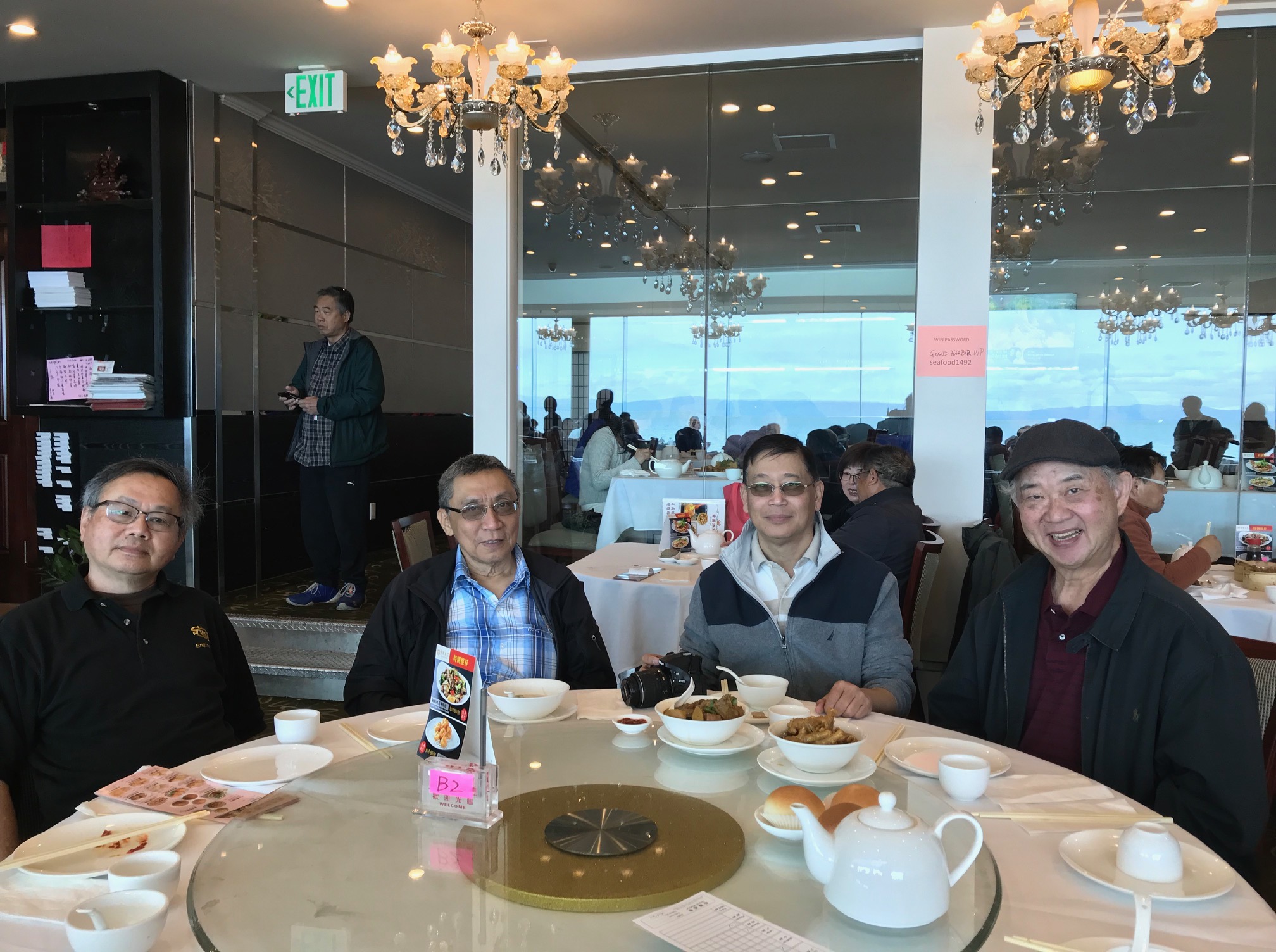 This image has an empty alt attribute; its file name is kmz.jpg