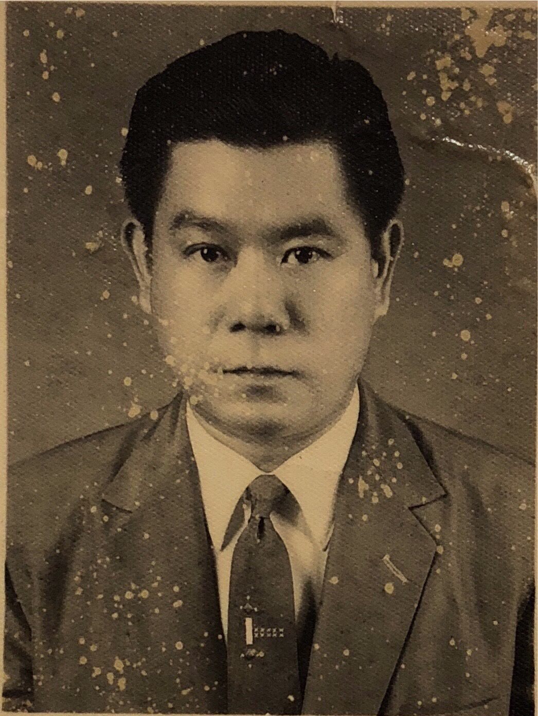 This image has an empty alt attribute; its file name is u-boon-pin.jpg