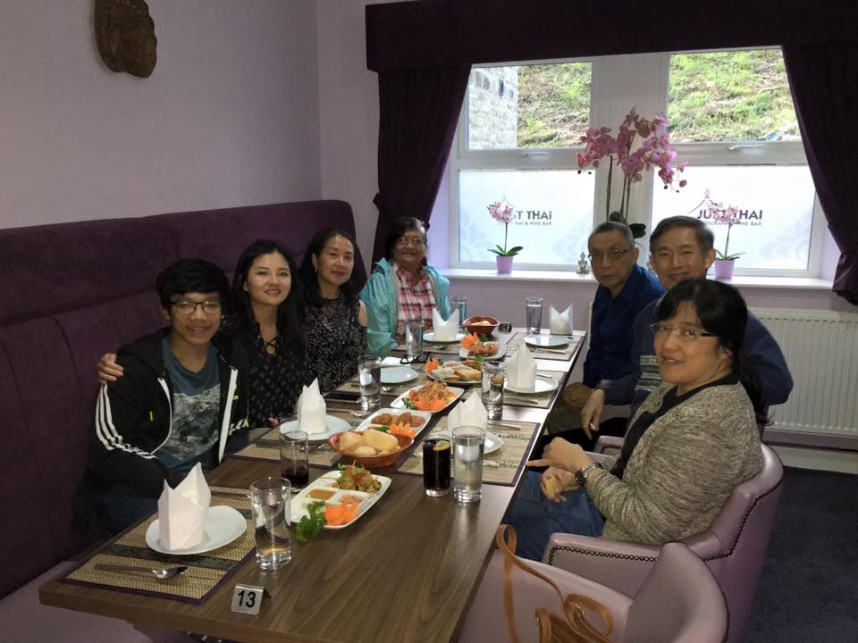 This image has an empty alt attribute; its file name is uk-4.jpg